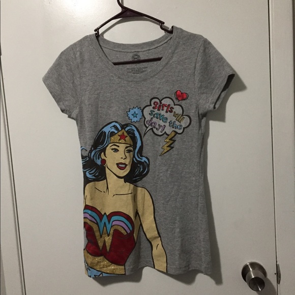 DC Comics Tops - Wonder Woman T-shirt Retro Large